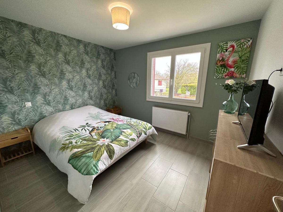 Agreable Maison Avec Jardin A จอยน์วิลล์ ภายนอก รูปภาพ