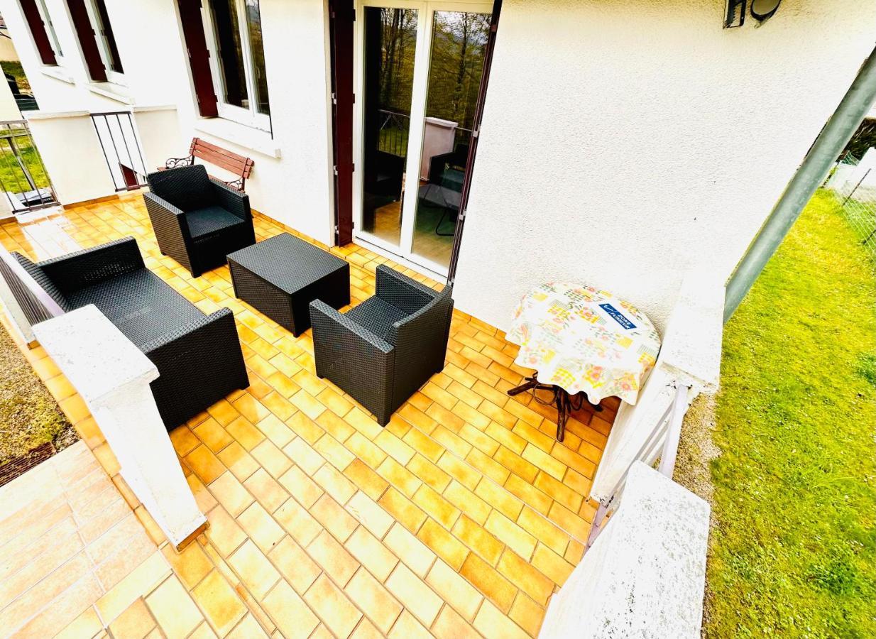 Agreable Maison Avec Jardin A จอยน์วิลล์ ภายนอก รูปภาพ